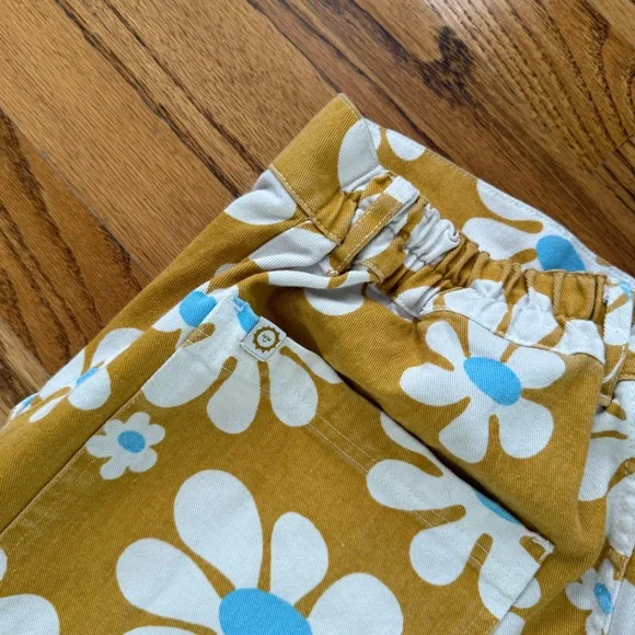 Big Bud Press Yellow Floral Women's Shorts - Picture 3 of 4